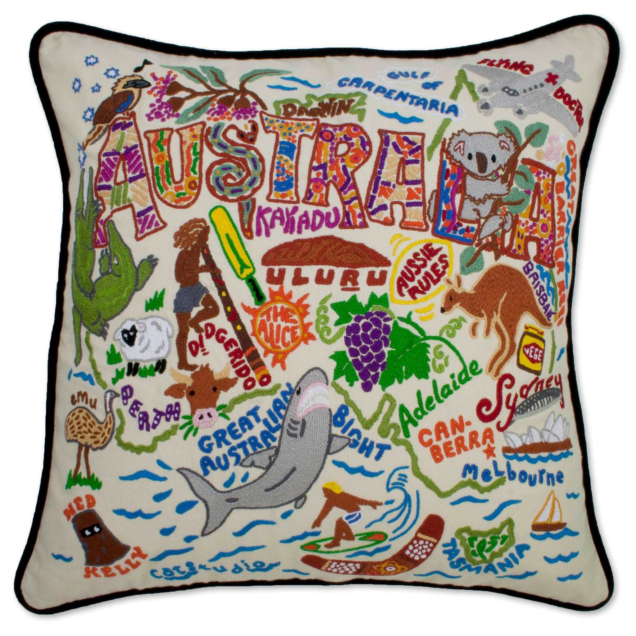 Hand Embroidered Pillow - Australia - Håndbroderet pude med motiver